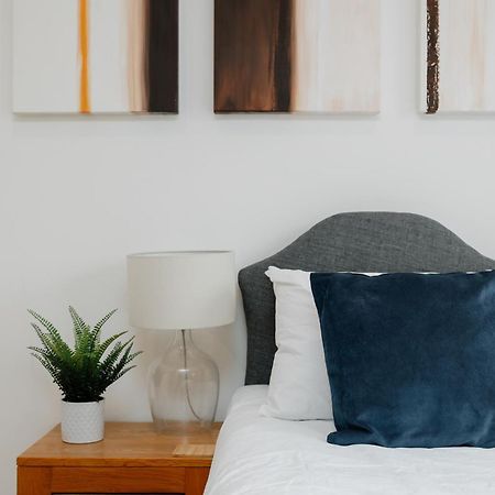 Starhost Residences - Central 3 Bed Apartment At Regents Court, Newbury Newbury  Ngoại thất bức ảnh