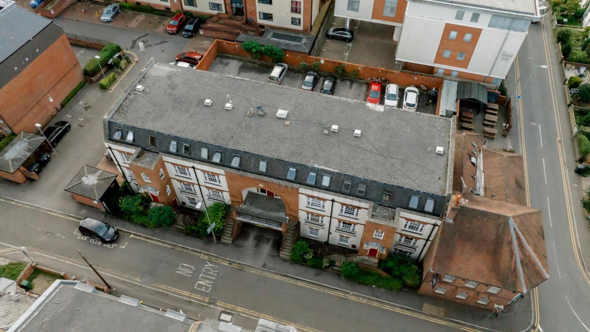 Starhost Residences - Central 3 Bed Apartment At Regents Court, Newbury Newbury  Ngoại thất bức ảnh