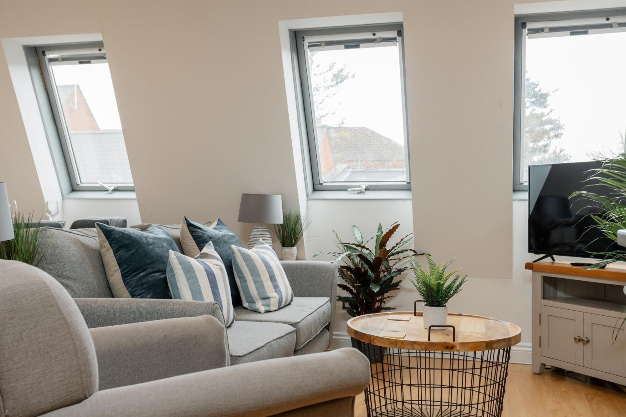 Starhost Residences - Central 3 Bed Apartment At Regents Court, Newbury Newbury  Ngoại thất bức ảnh