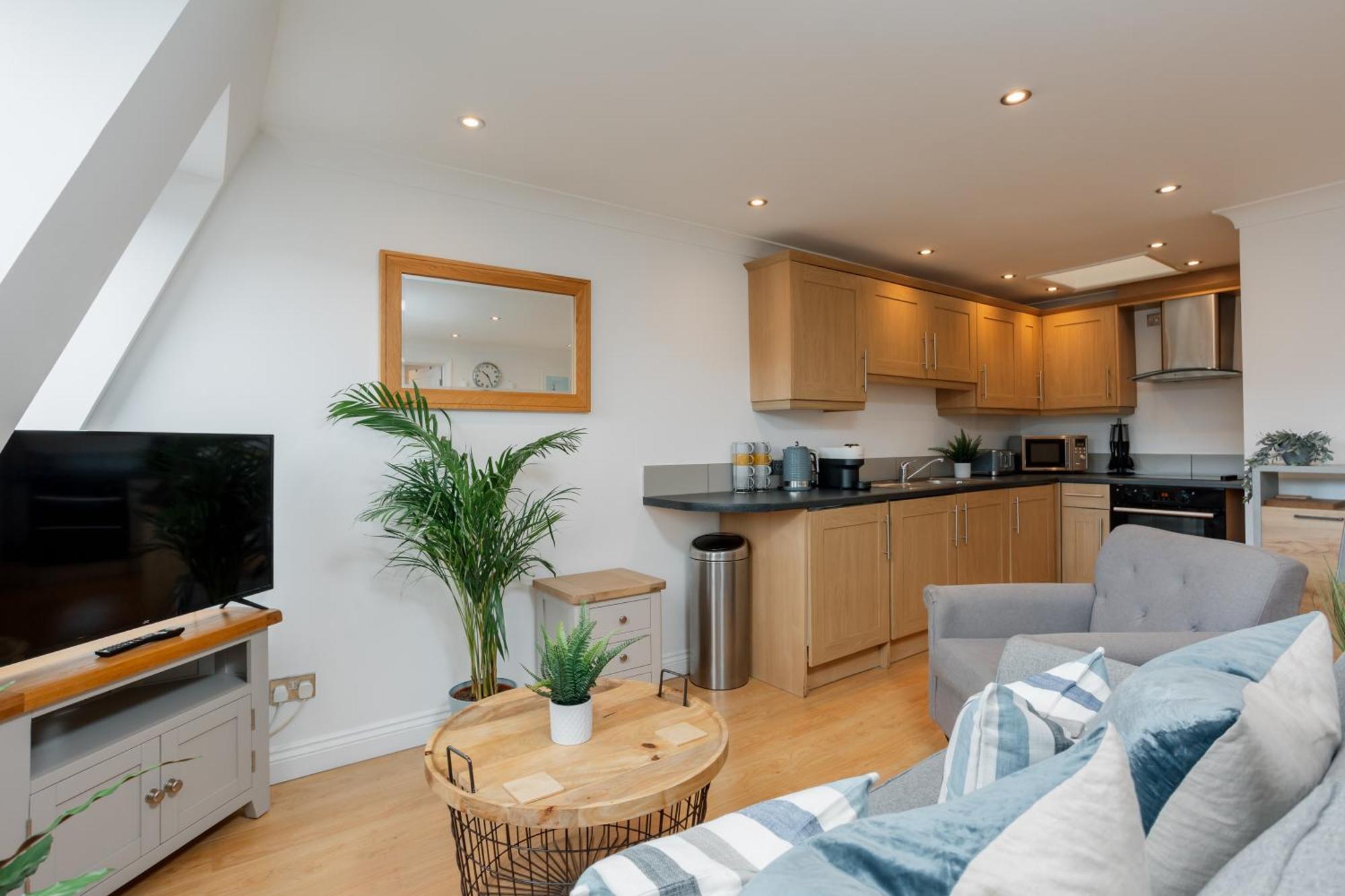 Starhost Residences - Central 3 Bed Apartment At Regents Court, Newbury Newbury  Ngoại thất bức ảnh