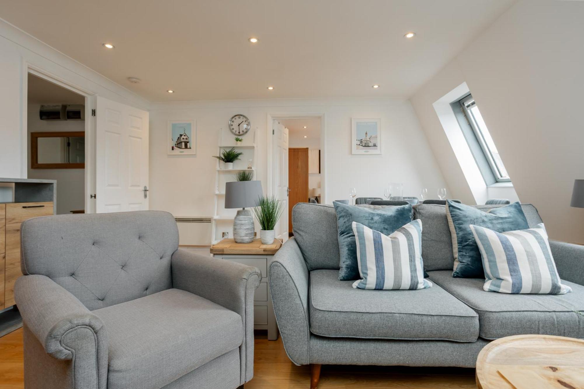Starhost Residences - Central 3 Bed Apartment At Regents Court, Newbury Newbury  Ngoại thất bức ảnh