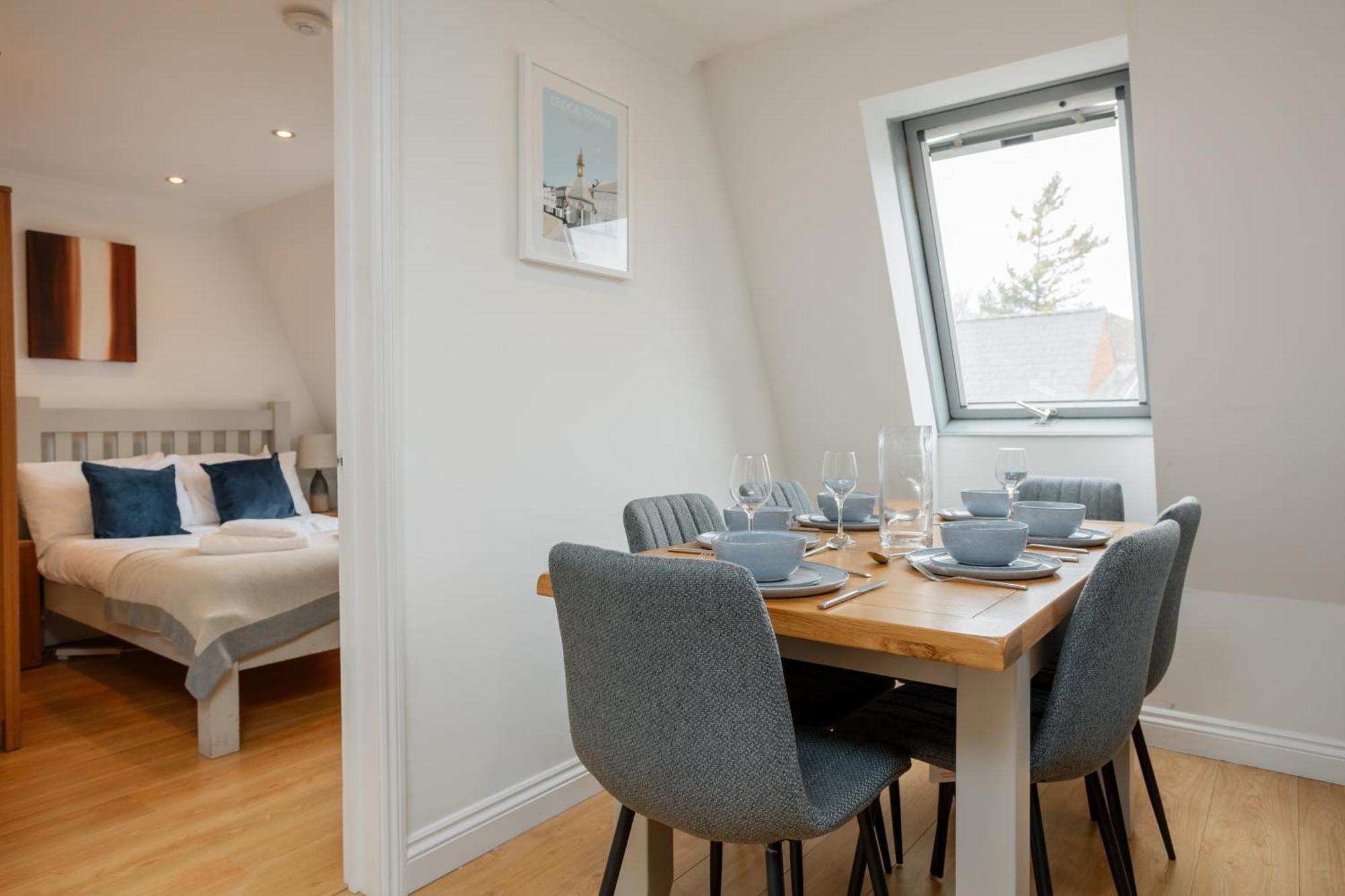 Starhost Residences - Central 3 Bed Apartment At Regents Court, Newbury Newbury  Ngoại thất bức ảnh