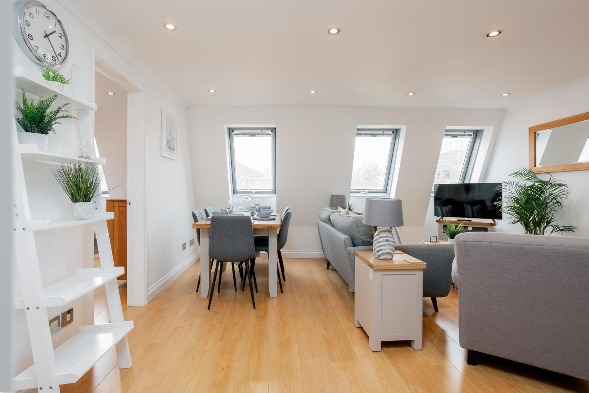 Starhost Residences - Central 3 Bed Apartment At Regents Court, Newbury Newbury  Ngoại thất bức ảnh