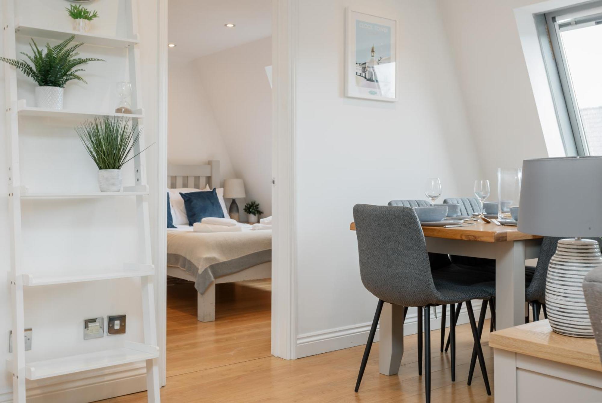 Starhost Residences - Central 3 Bed Apartment At Regents Court, Newbury Newbury  Ngoại thất bức ảnh